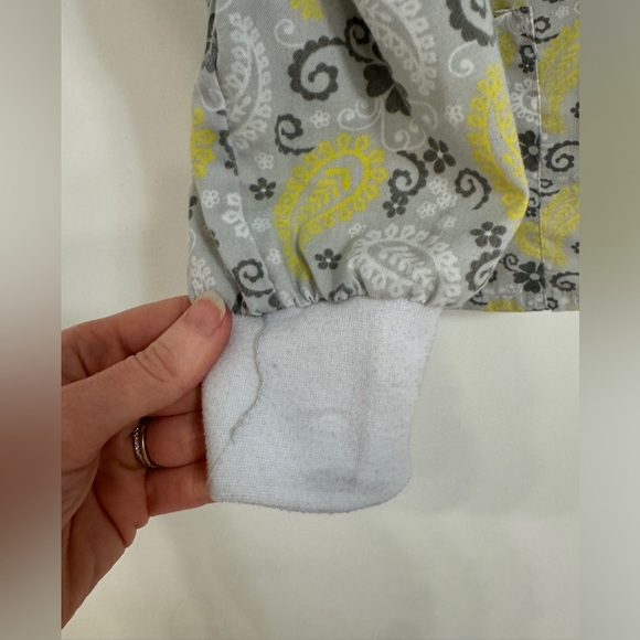 Green town small women’s scrub jacket with pockets - Picture 4 of 8